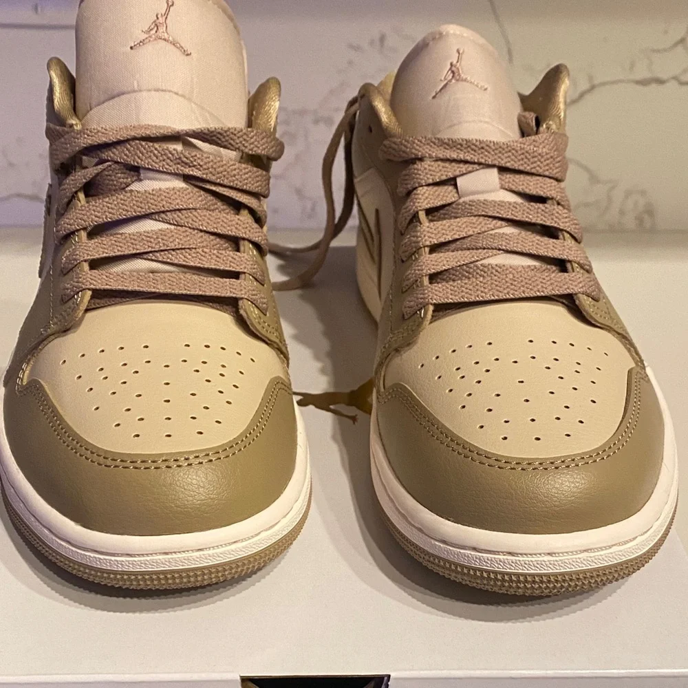 Jordan Women Beige and Cream Sneakers - Picture 3 of 8